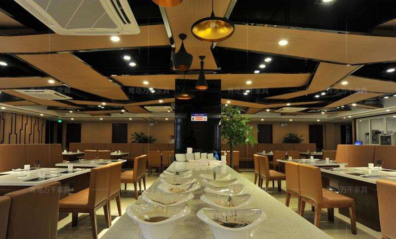  紅與黑全國連鎖加盟店